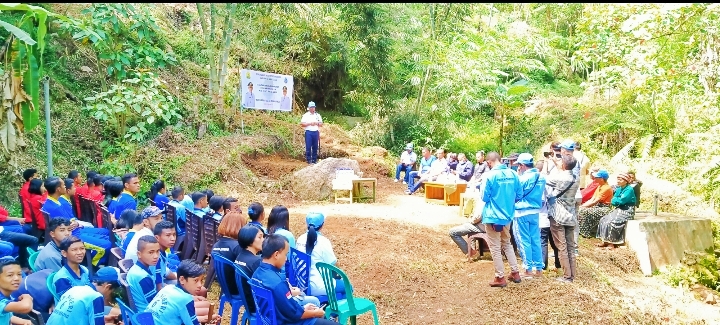 Rawat Sumber Mata Air, PDAM Tirta Komodo Konsisten Tanam Pohon