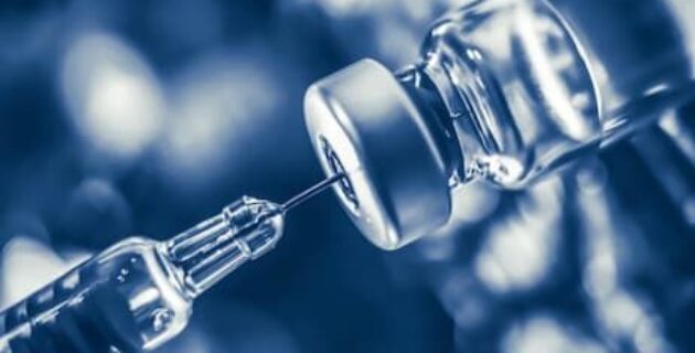 Ramai Dibahas di Sosmed, Benarkah Vaksin AstraZeneca Picu Efek Samping?