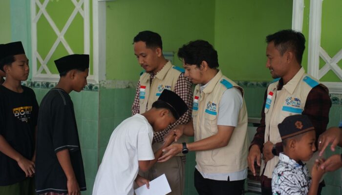 Semangat Berbagi Ramadan, YBM PLN UIP Nusra Salurkan Bantuan kepada Mustahik di Sekitar Wilayah Kerja