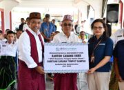 BPJS Kesehatan Serahkan 12 Tong Sampah ke Pemda Manggarai