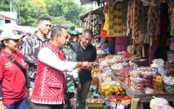 Bupati Manggarai Sidak Harga dan Ketersediaan Bahan Kebutuhan Pokok di Pasar Inpres