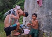 PLN UIP Nusra Wujudkan Komitmen CSR 2025, Salurkan Air Bersih untuk 67 Keluarga di Sekitar PLTP Ulumbu