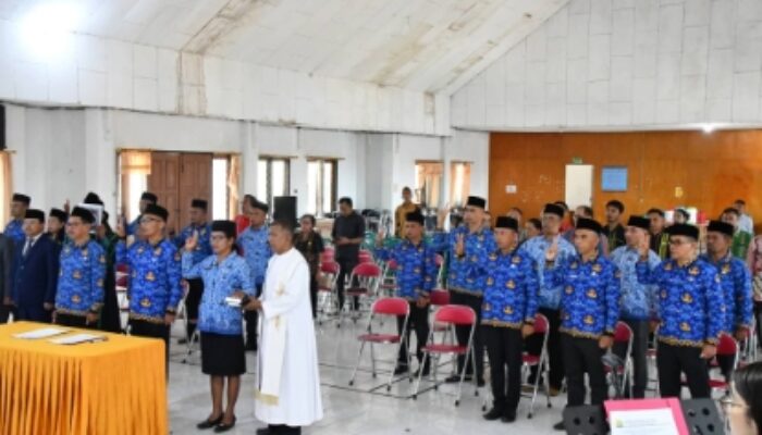Wabup Manggarai Lantik Belasan Kepsek, Ini Pesan Penting yang Disampaikan