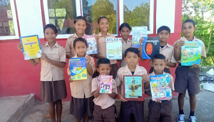 PLN UIP Nusra Renovasi Perpustakaan SD Inpres Kaca, Kepala Sekolah Sampaikan Apresiasi