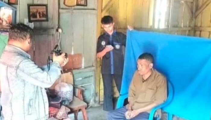 Dukcapil Manggarai Perluas Layanan Jemput Bola hingga ke Rumah Warga ODGJ